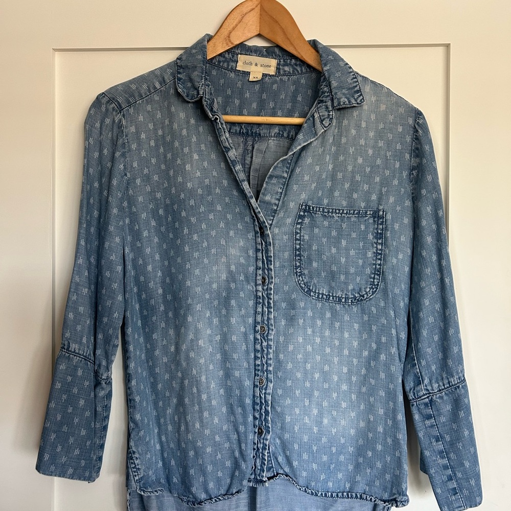 Cloth&Stone Chambray Button-Up Shirt
